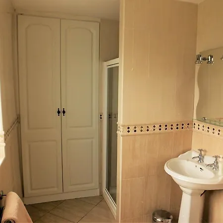 Belle View House Self Catering *